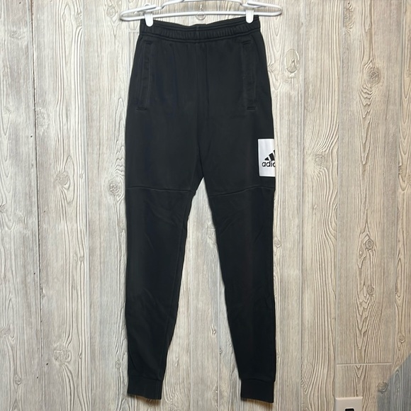 Adidas Jogging Track Pants Small  Essentials Box Logo Men Black - Picture 1 of 5